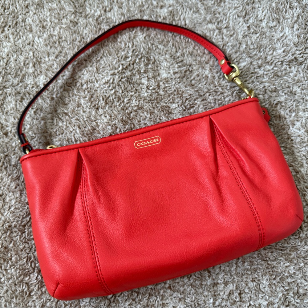 💝💝NWT - Vintage Coach Vibrant Orange Red Leather Shoulder Bag💝💝